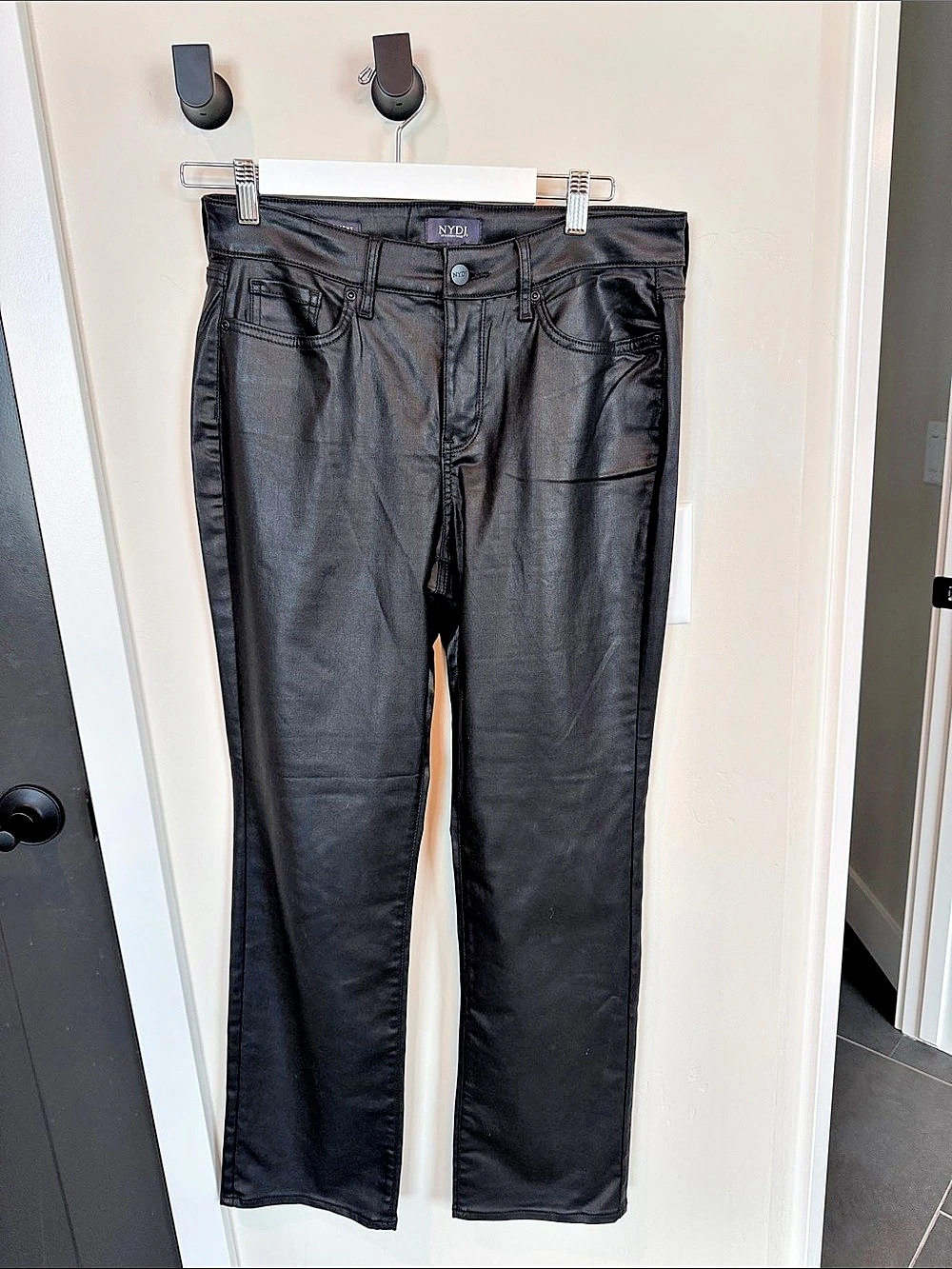 NYDJ Coated Marilyn Straight Jeans Black Skinny Pants Size 10 Like New